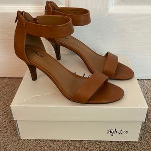Style & Co. Paycee Coffee Leather Ankle Strap Sandals/Size 8M